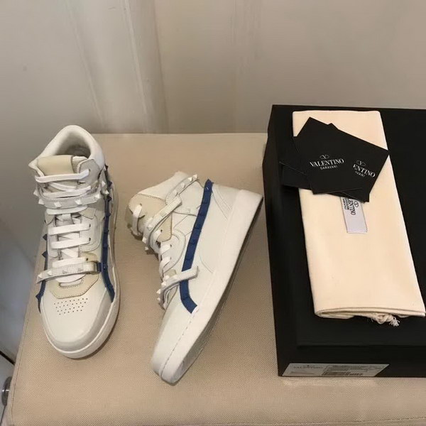 20秋季最新专柜款-华伦天奴Valentino秋季新款重工型铆钉休闲鞋 原版完美楦形.演绎完美选择的你.