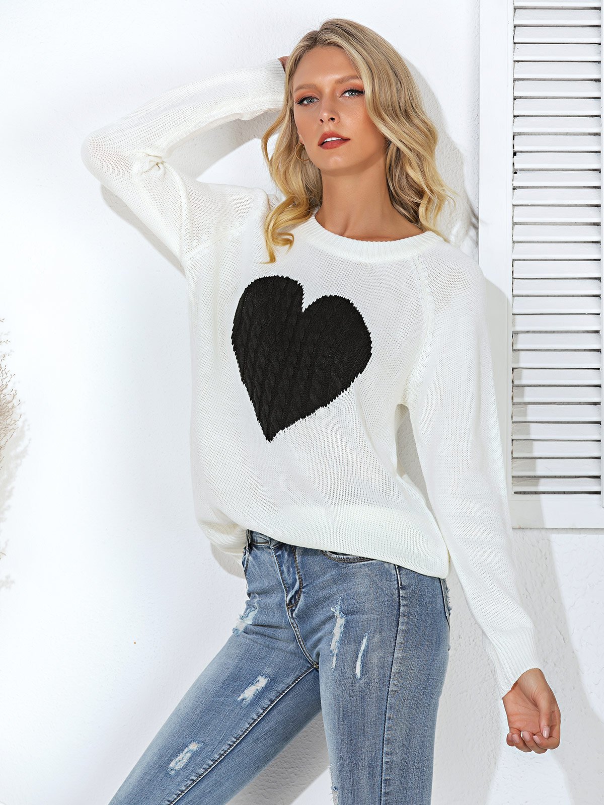 Heart Printed Crew Neck Knitted Long Sleeve Sweaters