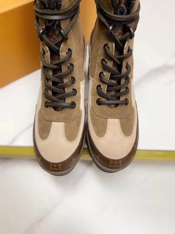 20秋季最新专柜款-路易威登LV2020早秋经典高跟马丁靴沙滩靴，鞋面牛皮/老花皮拼接 牛皮里 整条鞋带都是真皮切条 跟高7cm水台3.5cm 大气显瘦增高 好走不累脚