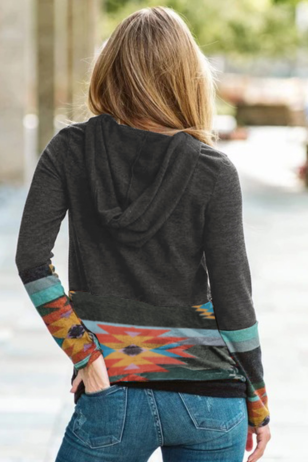 黑色阿兹特克民族印花长袖连帽套头衫