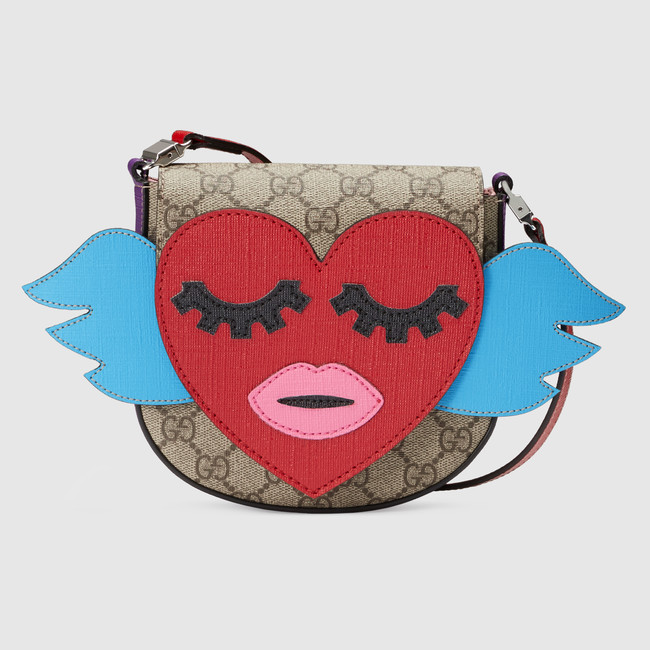 Children's winged heart messenger