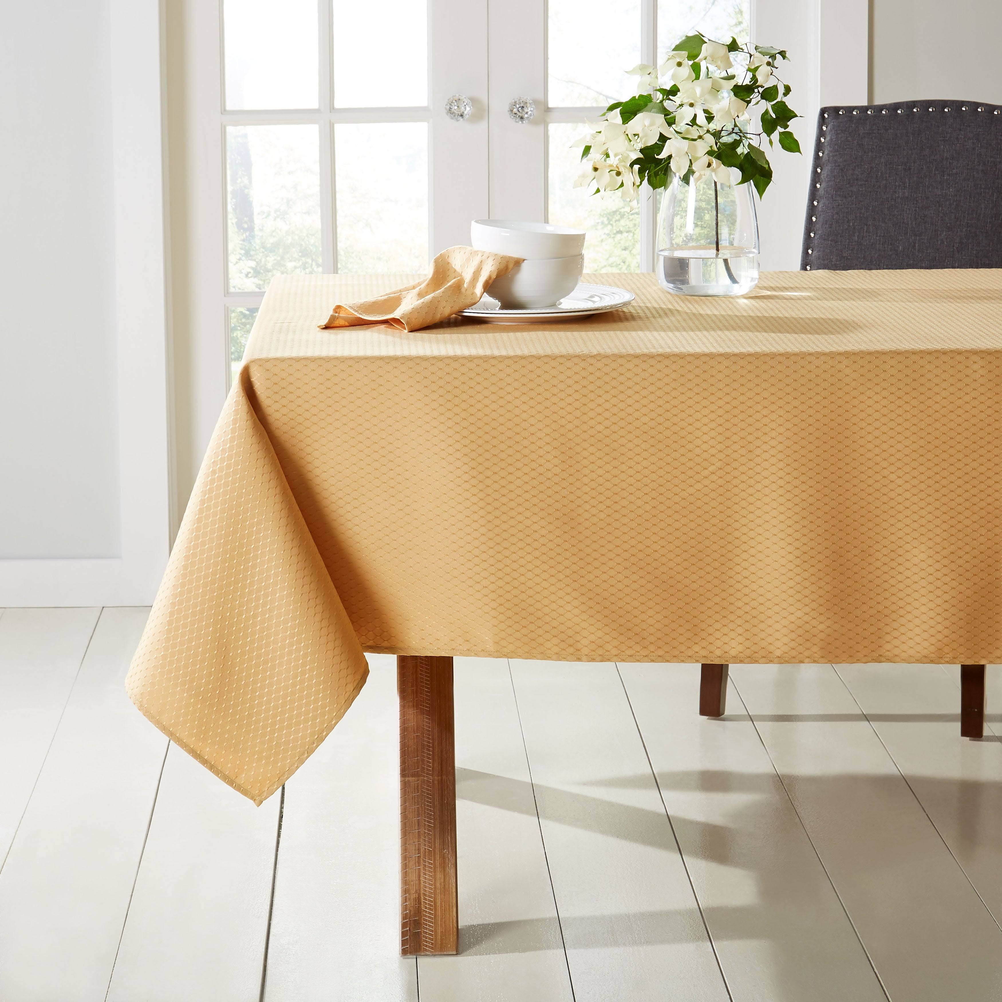 Town Country Living McKenna Tablecloth, Size: 60 inch x 102 inch