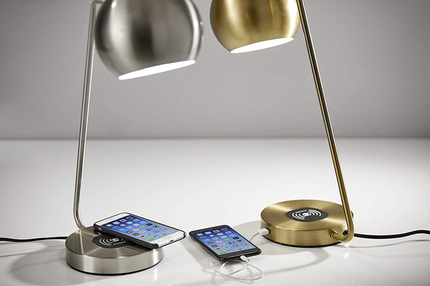 Desk Lamp Wireless Charging / Antique Brass