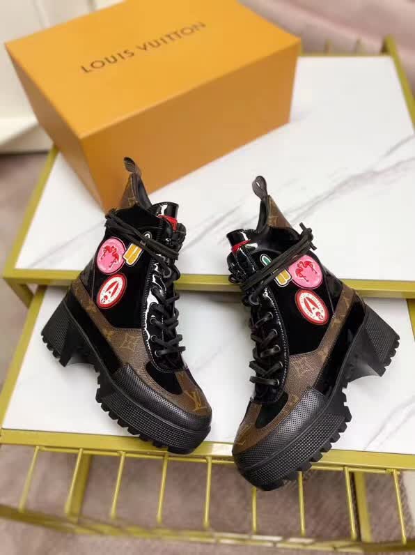 20秋季最新专柜款-路易威登LV2020早秋经典高跟马丁靴沙滩靴，鞋面牛皮/老花皮拼接 牛皮里 整条鞋带都是真皮切条 跟高7cm水台3.5cm 大气显瘦增高 好走不累脚