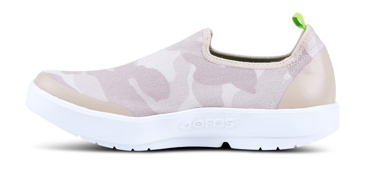 Women's OOmg eeZee Low Shoe - Tan Camo