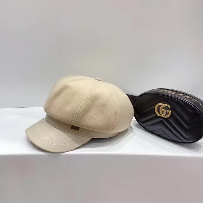 20冬季最新专柜款-迪奥Dior秋冬款呢子拼接八角贝雷帽！最经典的款式，得到最精致的升华！这款真的巨高级！