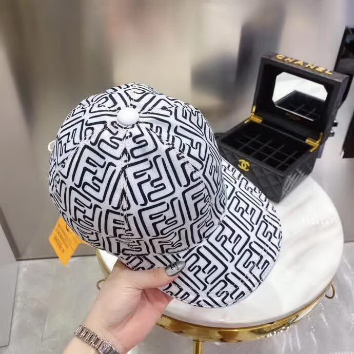 20冬季最新专柜款-Fendi经典棒球帽， 双F提花，专柜常年热卖款，口碑极佳，1:1开模订制，原版提花帆布料+头层牛皮，轻盈透气！质量超赞
