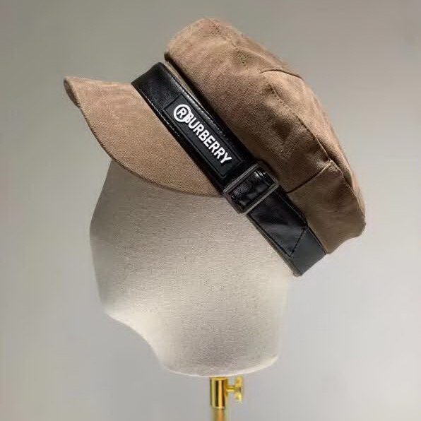 20冬季最新专柜款-Burberry简约时尚军帽，帽型超正的，帆布面料 四季皆宜，名媛范儿十足