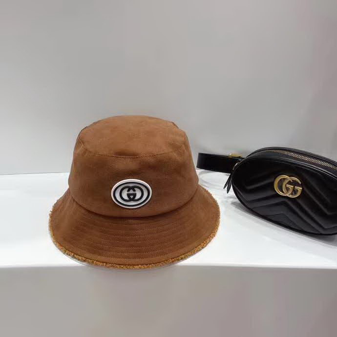 20冬季最新专柜款-古驰Gucci新款磨毛秋冬款渔夫帽，GG新标志渔夫，羔毛内檐，秋冬气息浓重，百搭暖色调，喜欢简约休闲的宝宝可以放心入，不踩雷系列！