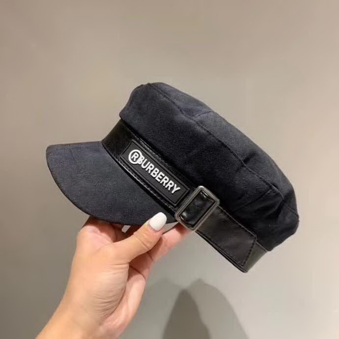 20冬季最新专柜款-Burberry简约时尚军帽，帽型超正的，帆布面料 四季皆宜，名媛范儿十足