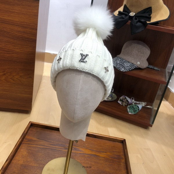 官网同步20秋季最新款-LV新款针织帽，独家定制超大毛球，特别火爆，采用精选毛线，手感超柔软，弹性极佳