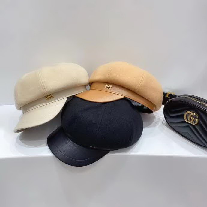 20冬季最新专柜款-迪奥Dior秋冬款呢子拼接八角贝雷帽！最经典的款式，得到最精致的升华！这款真的巨高级！