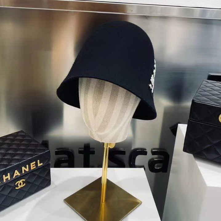 20冬季最新专柜款-亚力山大王新款羊毛桶帽渔夫帽，巨遮脸！超A的帽型，凹造型无敌了，定制羊毛，超有质感！