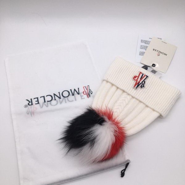 官网同步20秋季最新款-Moncler新款针织帽，独家定制超大狐狸毛球，特别火爆，采用精选毛线，手感超柔软，弹性极佳