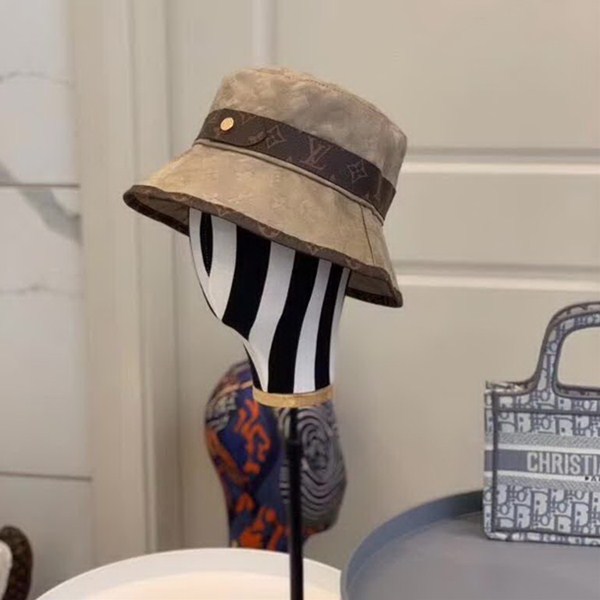 20冬季最新专柜款-路易威登LV压纹渔夫帽精致双重帽铅pu字母，超显高级！经典老花情怀，妥妥高级