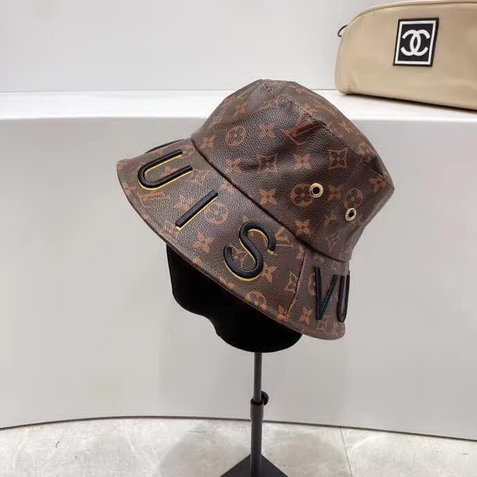 20冬季最新专柜款-路易威登LV刺绣皮革渔夫帽精致双重刺绣字母，超显高级！经典老花情怀，轻奢大牌，妥妥高级