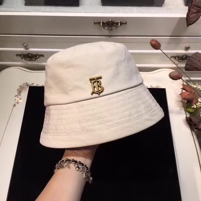 20冬季最新专柜款-Burberry杨幂同款，手感很好，超美渔夫帽 日常休闲必备啦