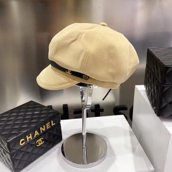 20冬季最新专柜款-Chanel新款高质灯芯绒超大瘦脸云朵帽，ins爆款。一款很好看的八角，巨显脸瘦呦！三个色都是暖色系，很好看！