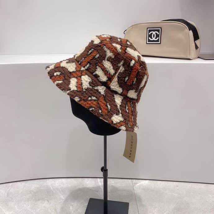 20冬季最新专柜款-巴宝莉Burberry新款老花羔毛渔夫帽，官网1:1复刻，精致毛巾logo刺绣，颜色很好看，男女同款