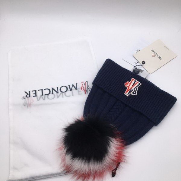 官网同步20秋季最新款-Moncler新款针织帽，独家定制超大狐狸毛球，特别火爆，采用精选毛线，手感超柔软，弹性极佳