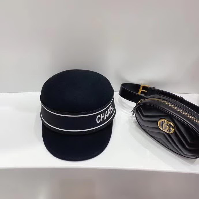 20冬季最新专柜款-香奈儿Chanel新款字母织带高级羊毛骑士帽，简约时尚小香风，轻奢大牌，加厚羊毛，超有分量，秋冬时尚必备单品！