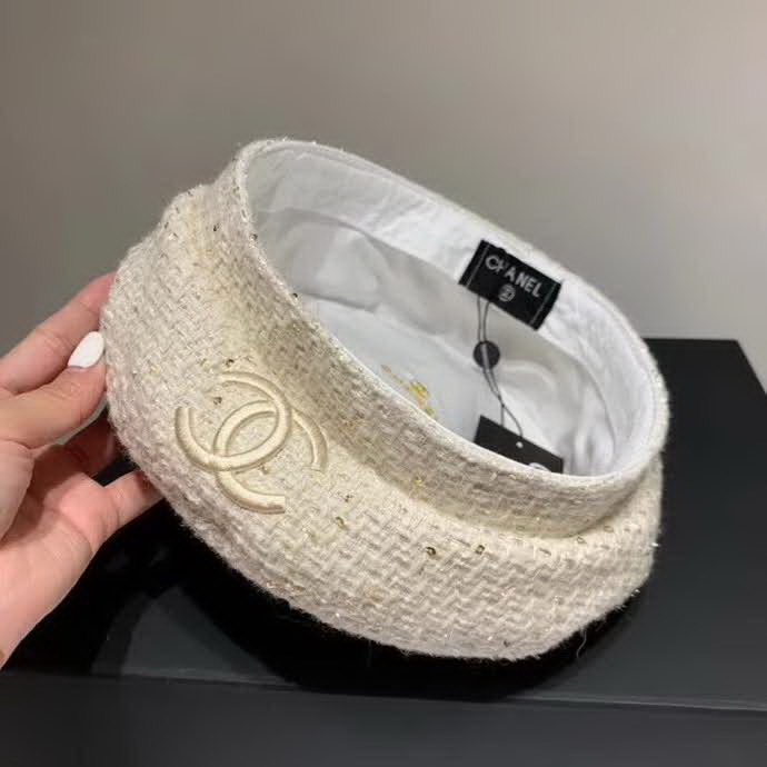 20冬季最新专柜款-香奈儿Chanel毛呢贝蕾帽，专柜同步，精致刺绣logo 百搭款，搭衣必备