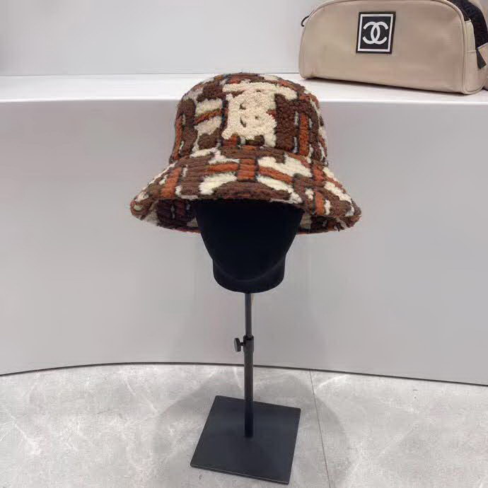 20冬季最新专柜款-巴宝莉Burberry新款老花羔毛渔夫帽，官网1:1复刻，精致毛巾logo刺绣，颜色很好看，男女同款