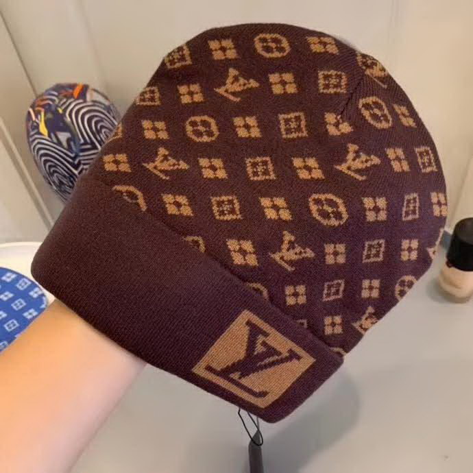 20冬季最新专柜款-路易威登LV网红时尚博主推荐款皮标针织毛线帽，手感超柔软舒适的针织线帽，弹性极佳！时尚街头风，时尚百搭！