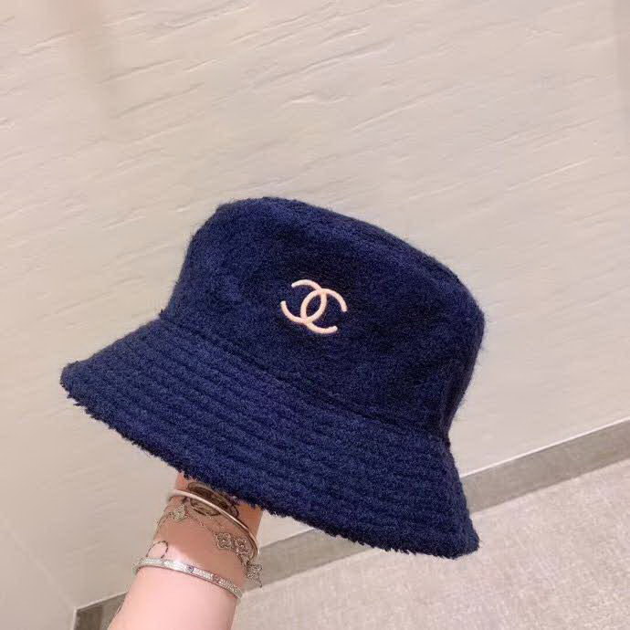 20冬季最新专柜款-Chanel新款毛巾料渔夫帽，温柔的撞色logo，给人一种温柔到极致的感受