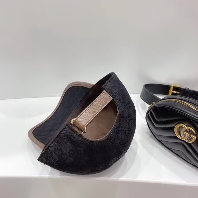 20冬季最新专柜款-古驰Gucci新款棒球帽，金属双G，专柜最新款，1:1开模订制，正版开模五金，原版帆布料+头层牛皮，质量超赞