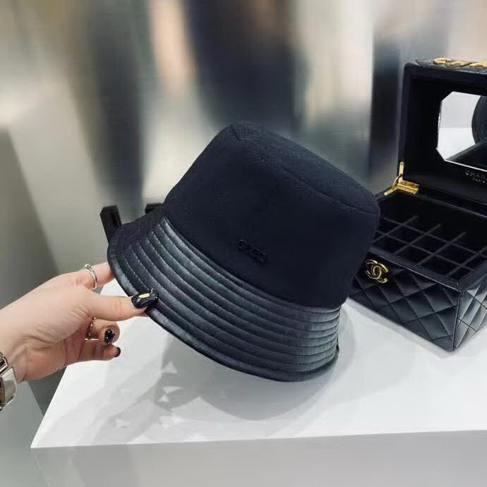 20冬季最新专柜款-古驰Gucci新款磨毛拼皮小檐渔夫帽，桶型小渔夫，磨毛斜纹棉布，舒适有质感，摩卡色很美呀！秋冬色系不要太好搭！