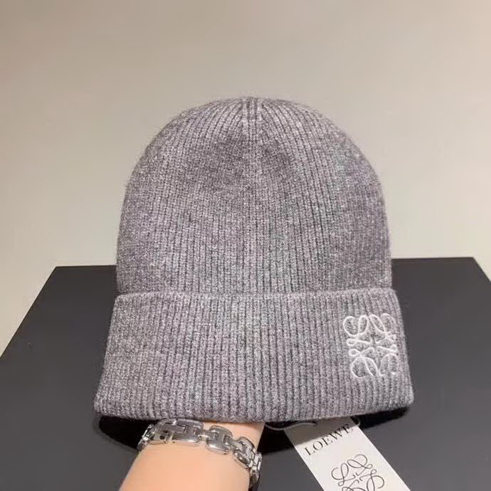 20冬季最新专柜款-罗意威Loewe新款毛线帽，秋冬个性保暖，复古潮味十足，很强的街拍风