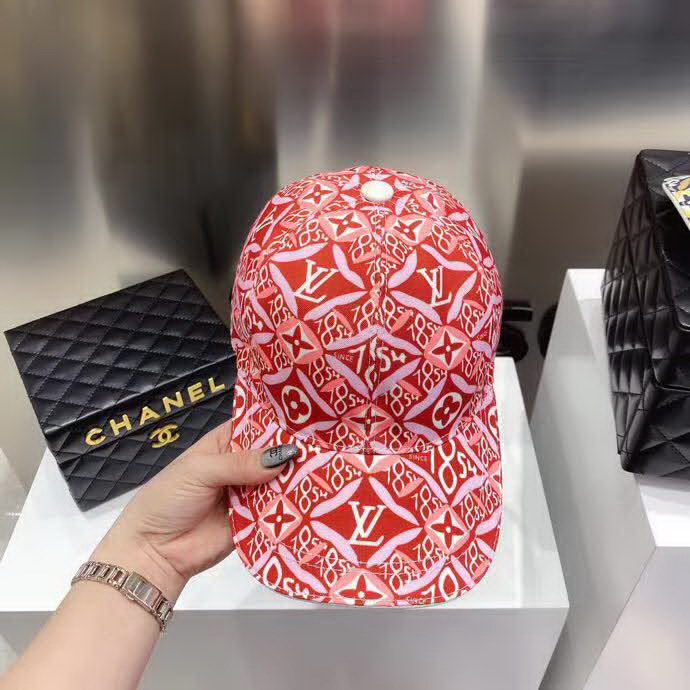 20冬季最新专柜款-路易威登LV新款棒球帽，Lv徽章，专柜1:1开模订制，原版帆布面料+头层牛皮，轻盈透气！质量超赞