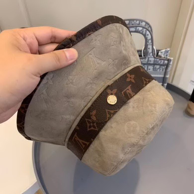 20冬季最新专柜款-路易威登LV压纹渔夫帽精致双重帽铅pu字母，超显高级！经典老花情怀，妥妥高级