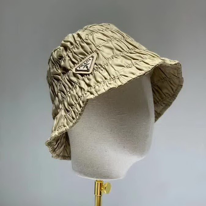20冬季最新专柜款-Prada2020秋季新款褶皱休闲渔夫帽，百搭时尚，携带方便，可调节