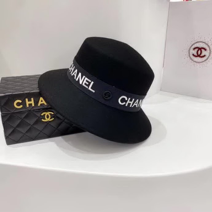 20冬季最新专柜款-Chanel20秋冬新款羊毛礼帽，羊毛材质，妥妥的高级货！奢华气质款！超衬气质的一款帽子！