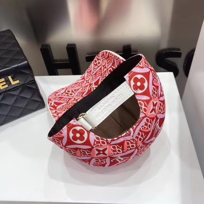 20冬季最新专柜款-路易威登LV新款棒球帽，Lv徽章，专柜1:1开模订制，原版帆布面料+头层牛皮，轻盈透气！质量超赞