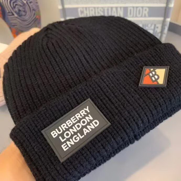 20冬季最新专柜款-Burberry毛线针织徽章标罗纹针织毛线帽 专柜新款同步 小红书推荐款