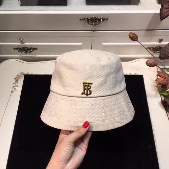 20冬季最新专柜款-Burberry杨幂同款，手感很好，超美渔夫帽 日常休闲必备啦