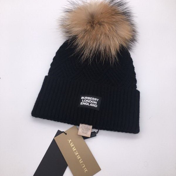 官网同步20秋季最新款-Burberry新款毛线针织帽子，独​家定‎制​超大毛球​，特别​火爆，采用精选​毛​线，手感超柔软，弹性极佳