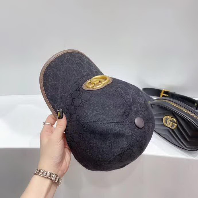 20冬季最新专柜款-古驰Gucci新款棒球帽，金属双G，专柜最新款，1:1开模订制，正版开模五金，原版帆布料+头层牛皮，质量超赞