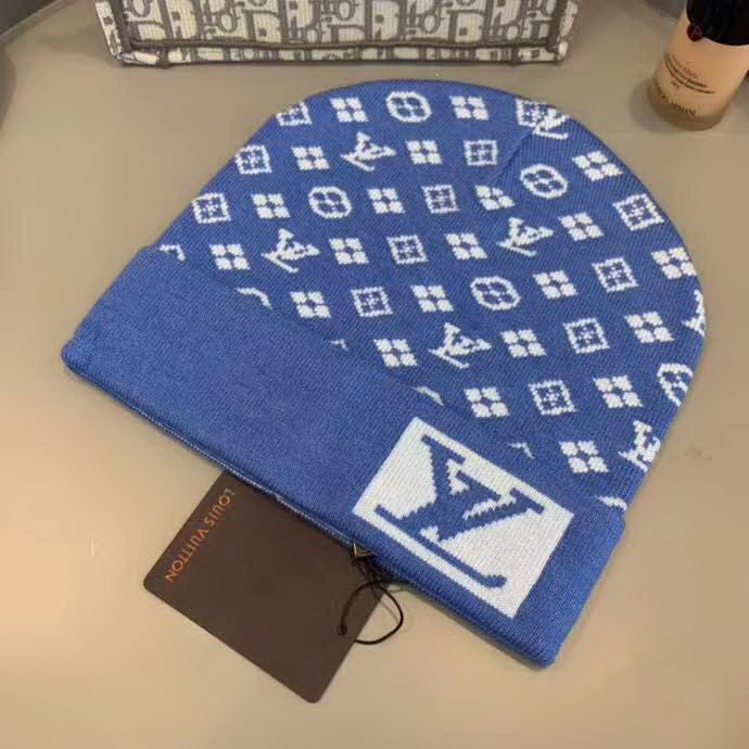 20冬季最新专柜款-路易威登LV网红时尚博主推荐款皮标针织毛线帽，手感超柔软舒适的针织线帽，弹性极佳！时尚街头风，时尚百搭！