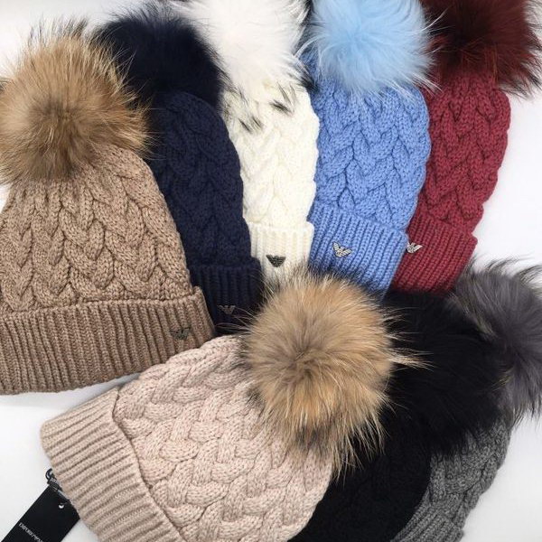 官网同步20秋季最新款-armani新款毛线针织帽子，独​家定‎制​超大毛球​，特别​火爆，采用精选​毛​线，手感超柔软，弹性极佳