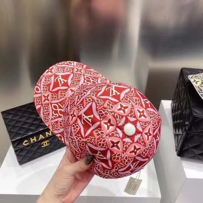 20冬季最新专柜款-路易威登LV新款棒球帽，Lv徽章，专柜1:1开模订制，原版帆布面料+头层牛皮，轻盈透气！质量超赞