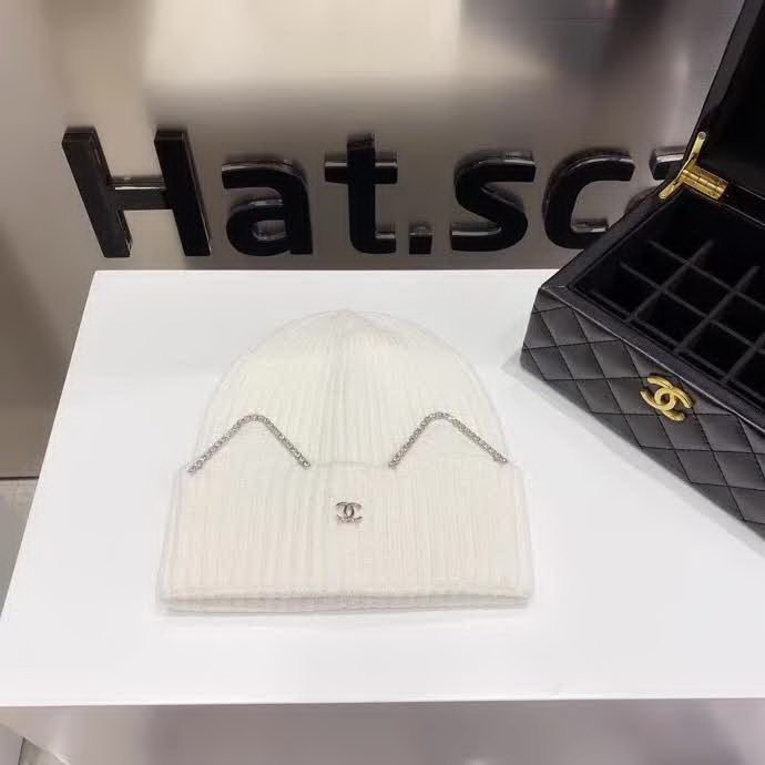 20冬季最新专柜款-Chanel猫耳朵可爱萌软妹子风针织毛线帽，简直就是太好看了！可爱减龄，高弹力羊毛棉，不限头围，甜美减龄超美