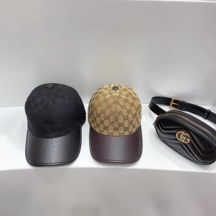 20冬季最新专柜款-古驰Gucci新款棒球帽。帆布拼皮，专柜热卖款，1:1开模订制，原版帆布料+头层牛皮，时尚帅气！质量超赞