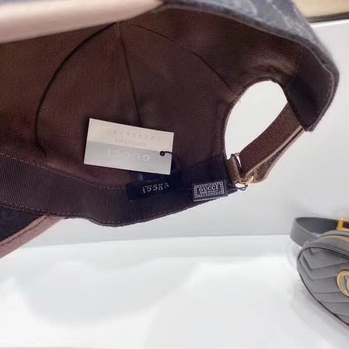 20冬季最新专柜款-古驰Gucci新款棒球帽，金属双G，专柜最新款，1:1开模订制，正版开模五金，原版帆布料+头层牛皮，质量超赞