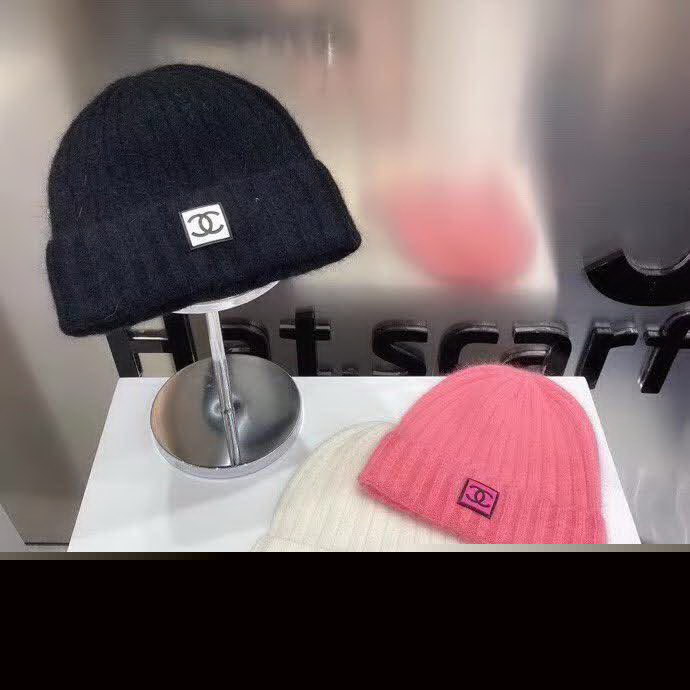 20冬季最新专柜款-Chanel秋冬新款高品质中古兔羊毛针织线帽，时尚百搭的炸街单品，弹性极佳，手感超好！粉色很嫩，嗲妹仔款！
