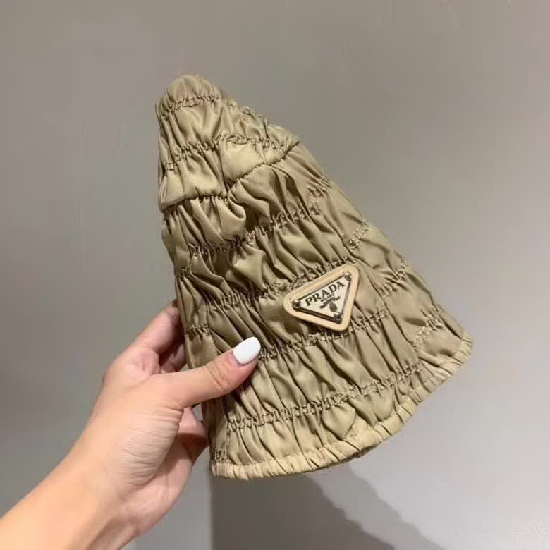 20冬季最新专柜款-Prada2020秋季新款褶皱休闲渔夫帽，百搭时尚，携带方便，可调节