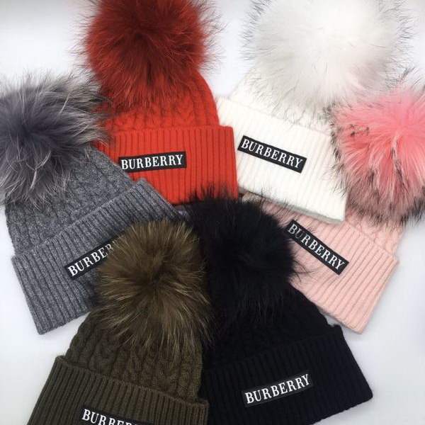 官网同步20秋季最新款-Burberry新款毛线针织帽子，独​家定‎制​超大毛球​，特别​火爆，采用精选​毛​线，手感超柔软，弹性极佳